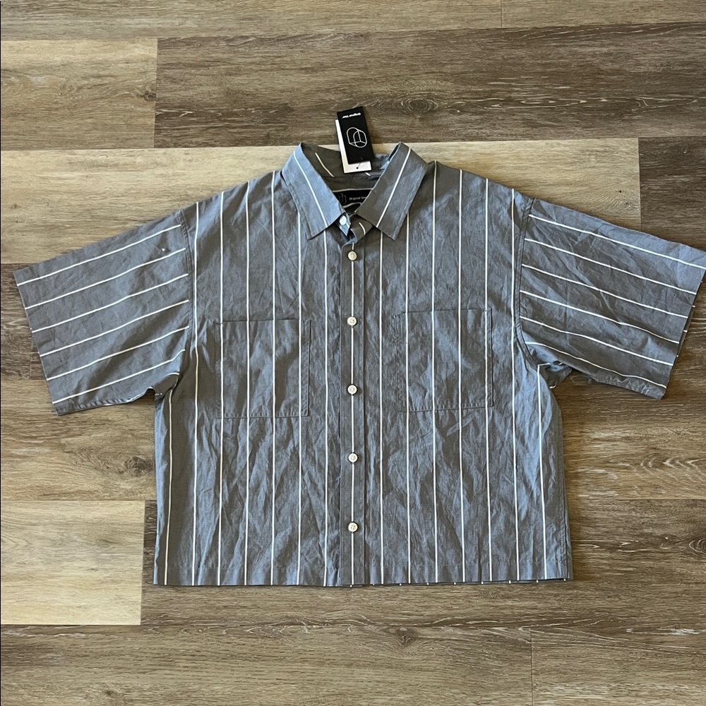 Original Use Men's Gray Pinstripe Short-Sleeve Button Down